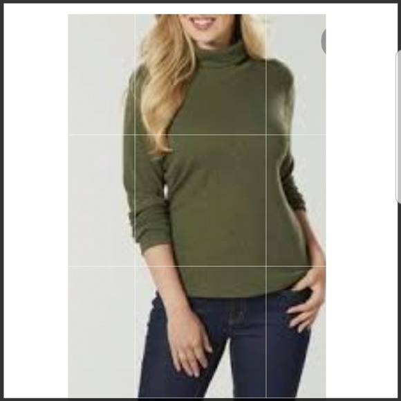 Tops - Olive green long sleeve turtle neck